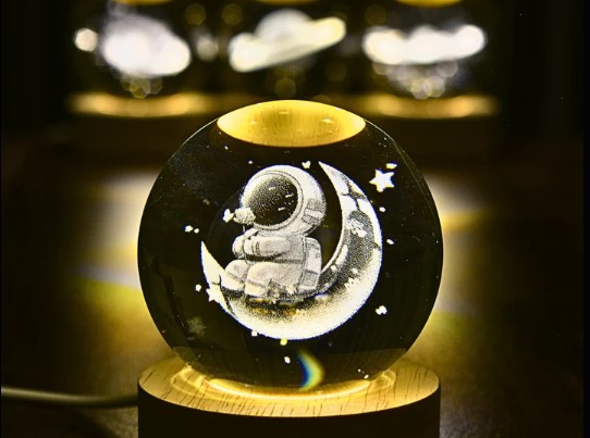 Crystal Lamp - Astronaut Edition
